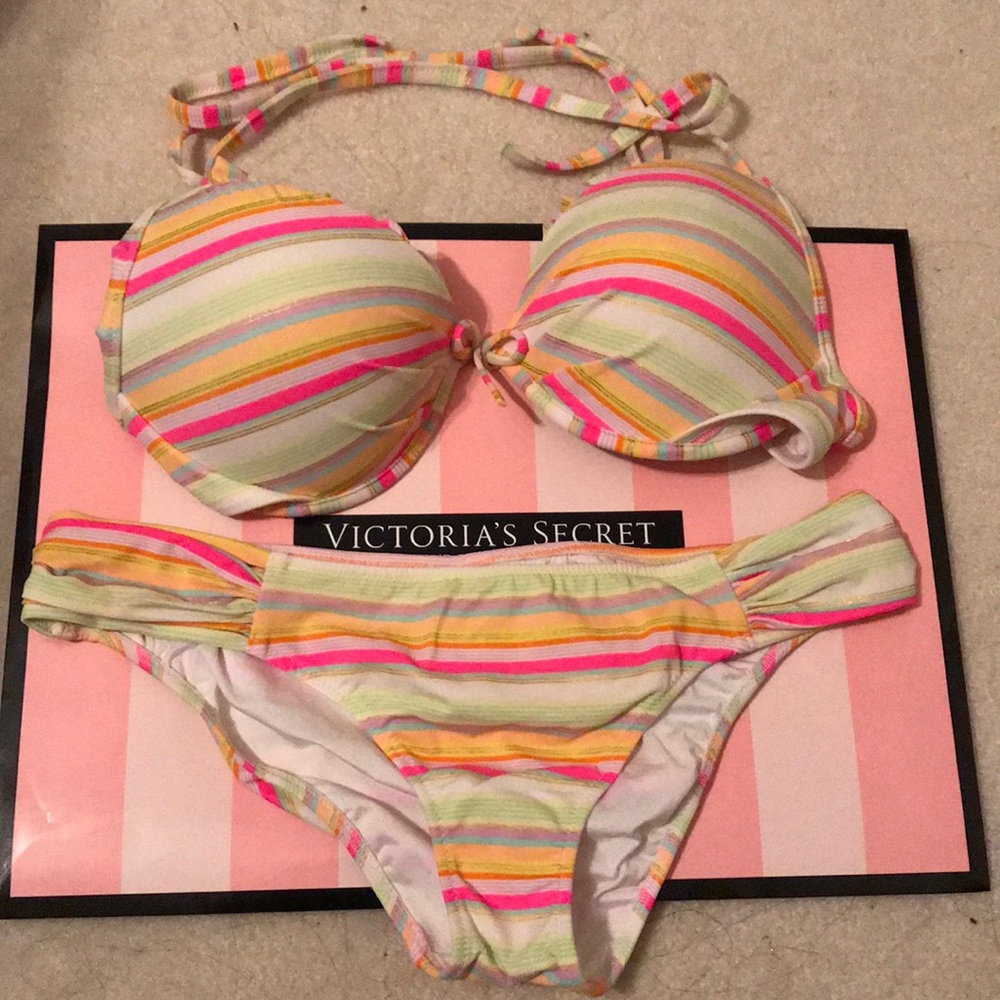 Victoria’s Secret Push-up bikini set
